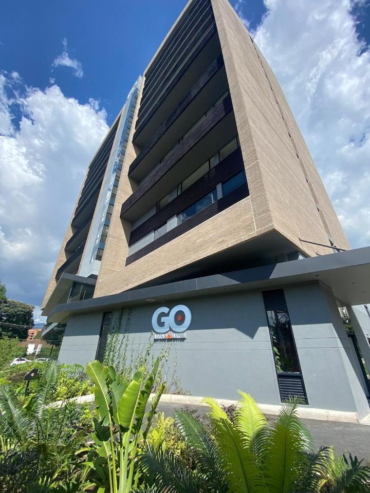 Unique Suite in El Poblado CoWork/ GYM / Fast WiFi