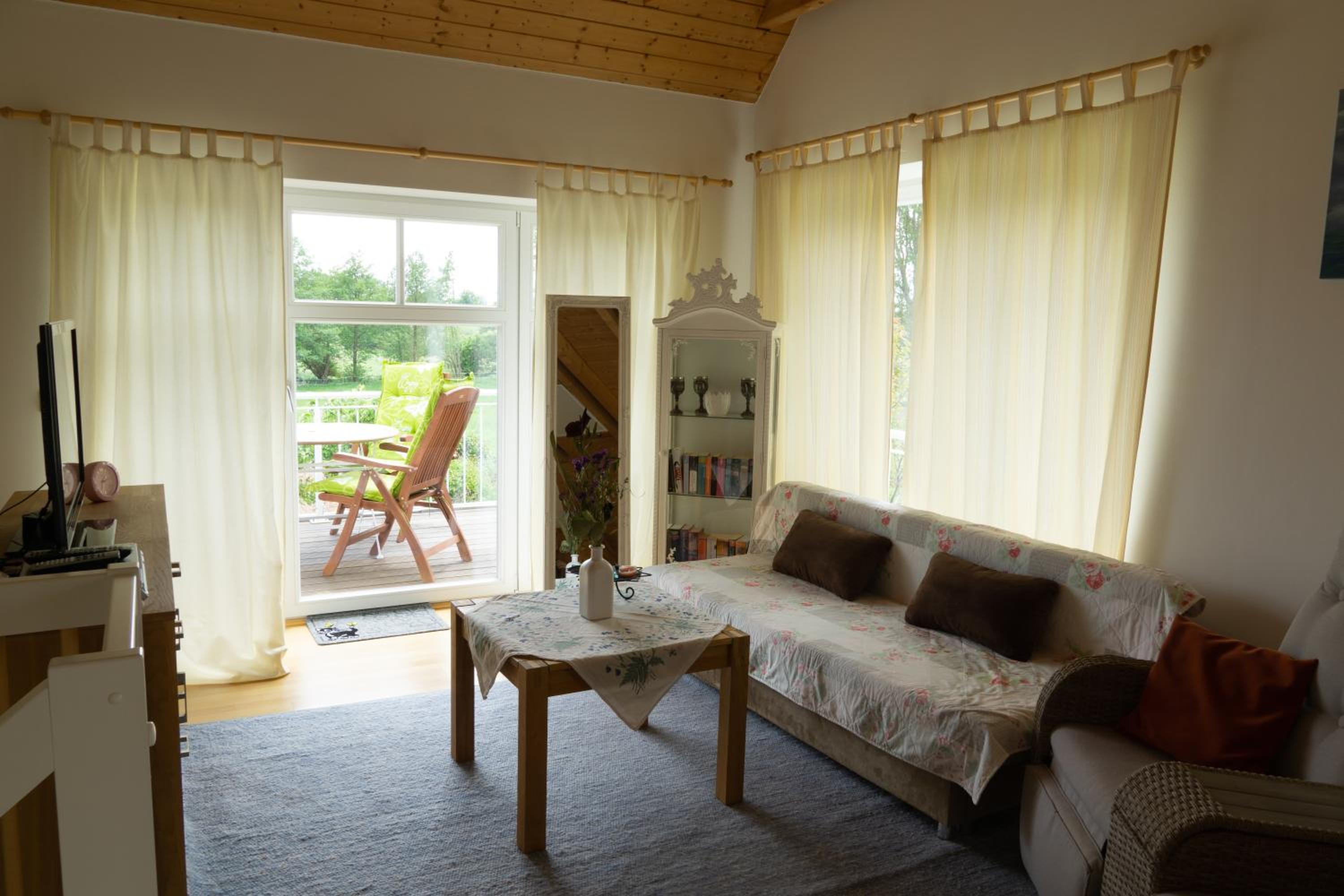 Haus Rosengarten- Ruhige Ferienwohnungen im Grünen