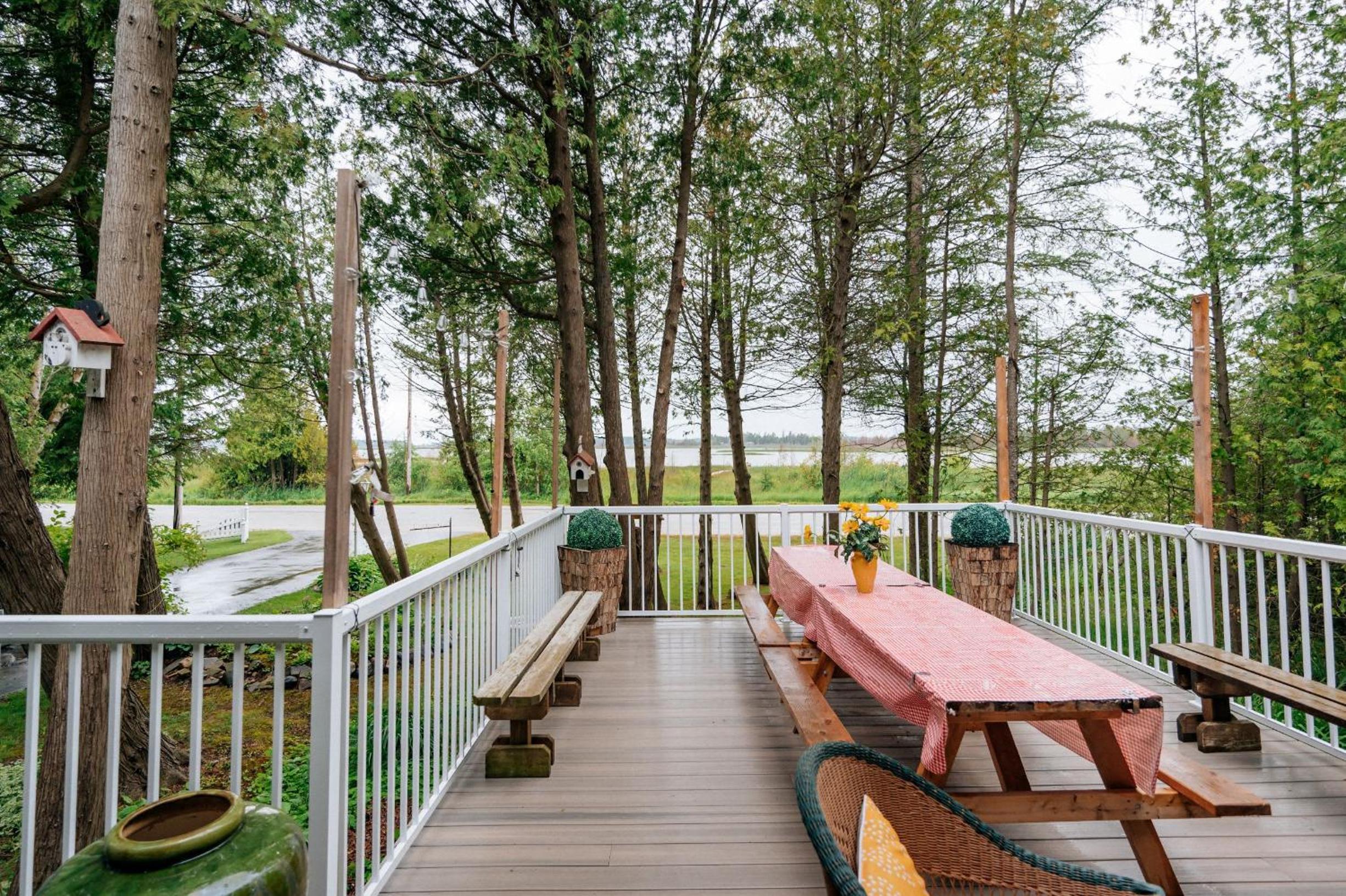 Sunflower Shores - South Bruce Peninsula - Bright Chalet on Lake Huron Once Upon A Stay view 4