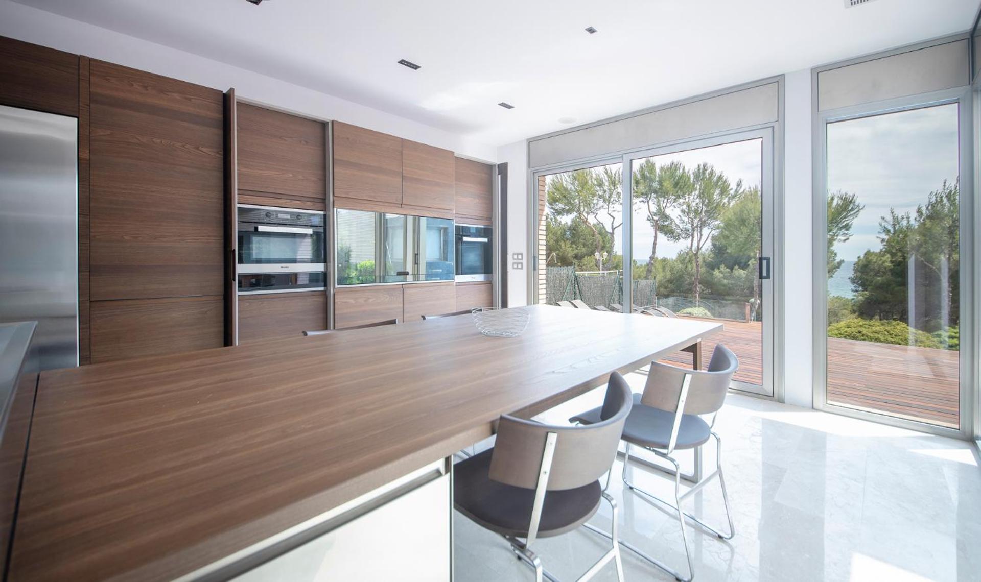 Limonium Deluxe Villa with Private Pool, TarracoHomes