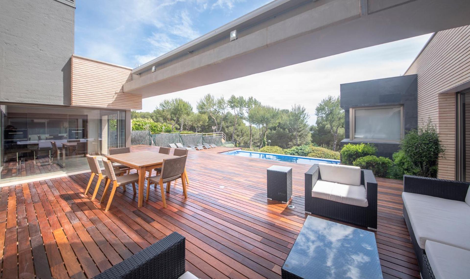 Limonium Deluxe Villa with Private Pool, TarracoHomes
