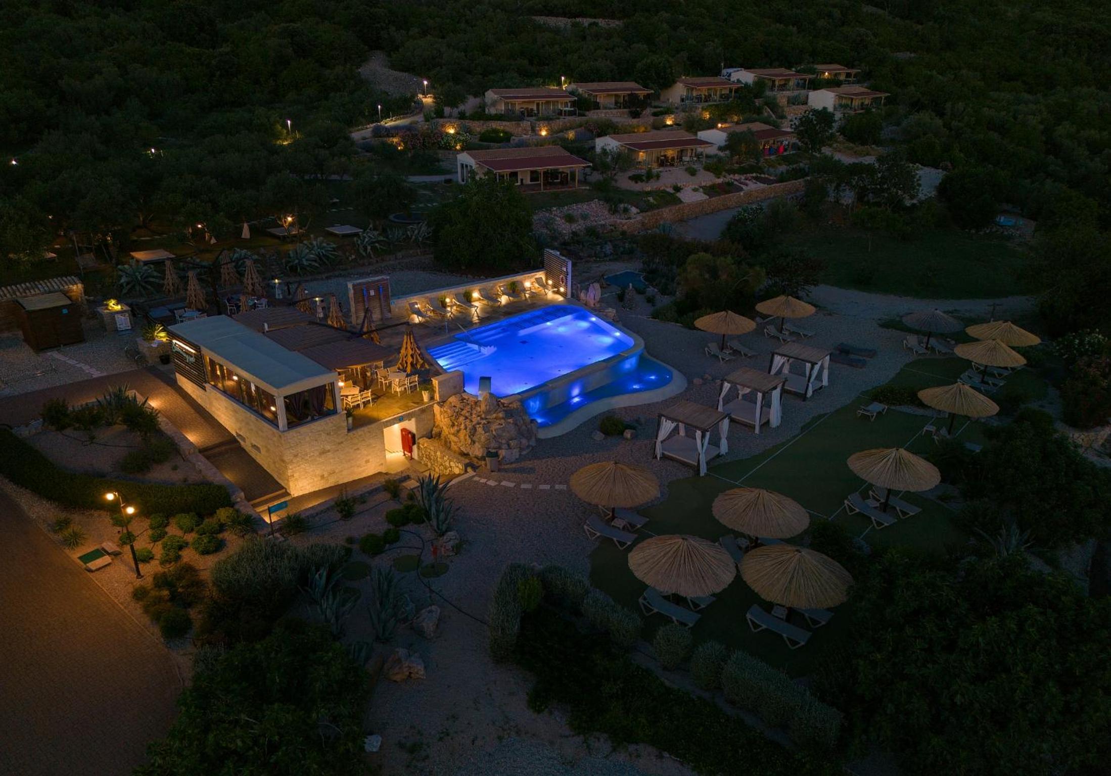 Holiday Homes Kanajt view 3