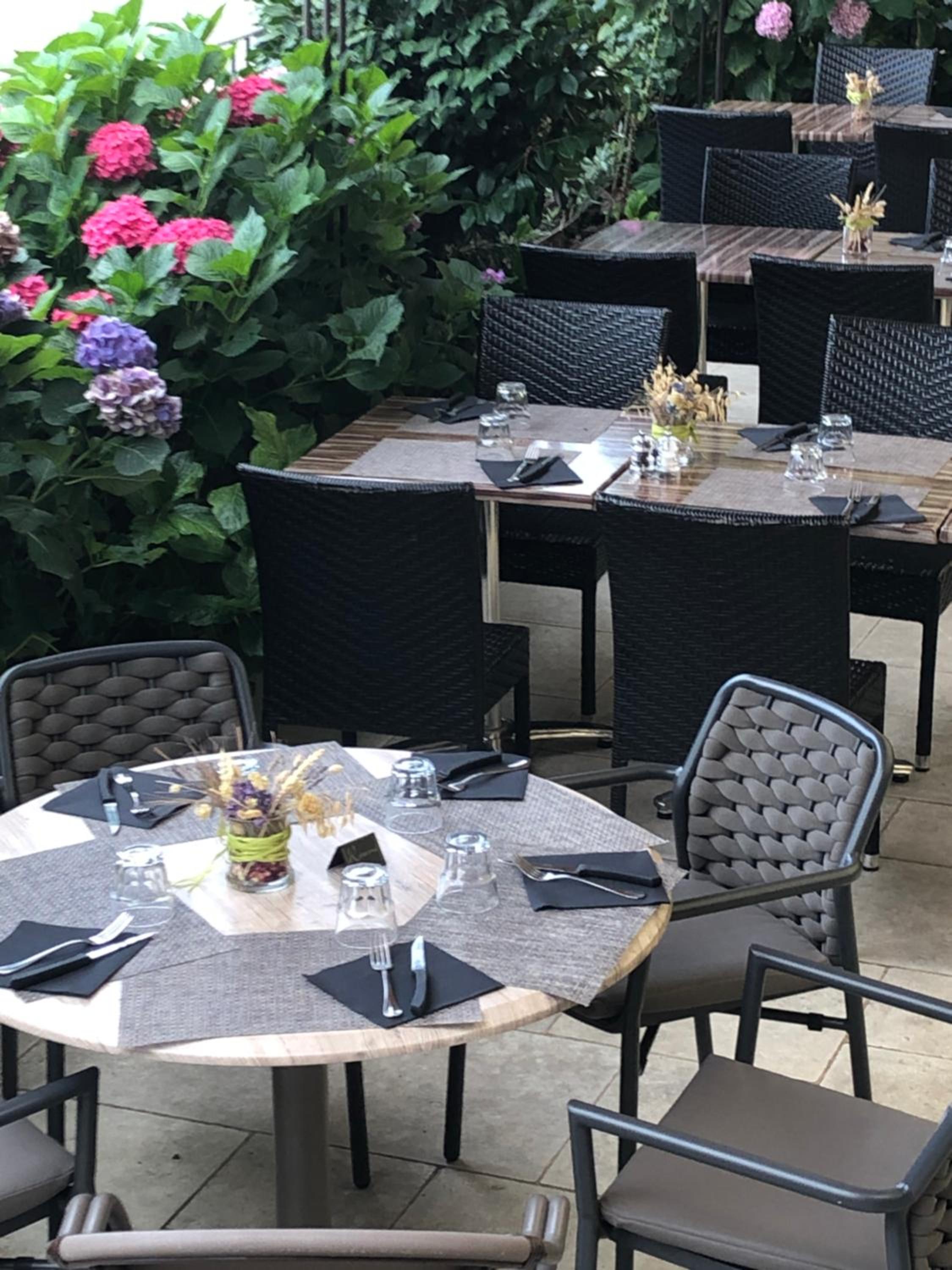 restaurant