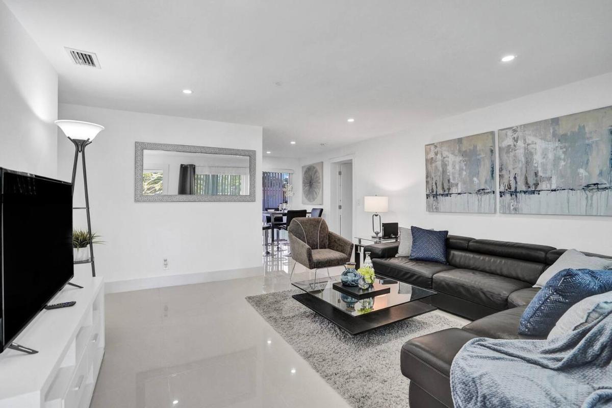 Newly Renovated 3BR Home w Hot Tub view 4
