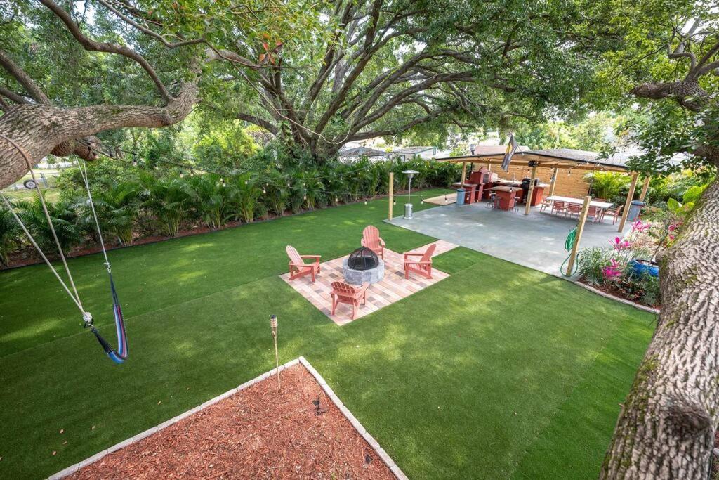 Beautiful House, Walking Distance to Stadium