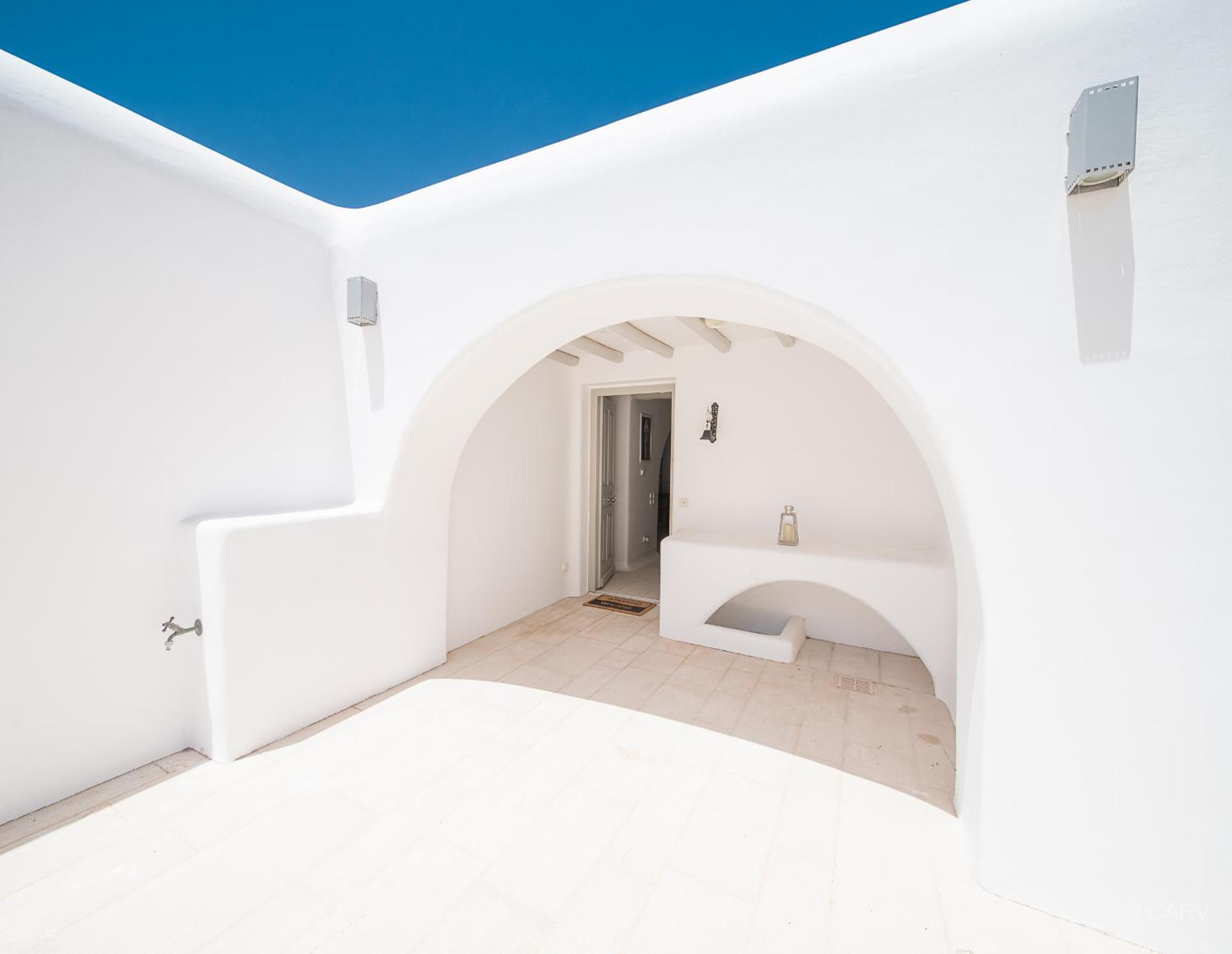 Hyperion Villa by LLB Mykonos