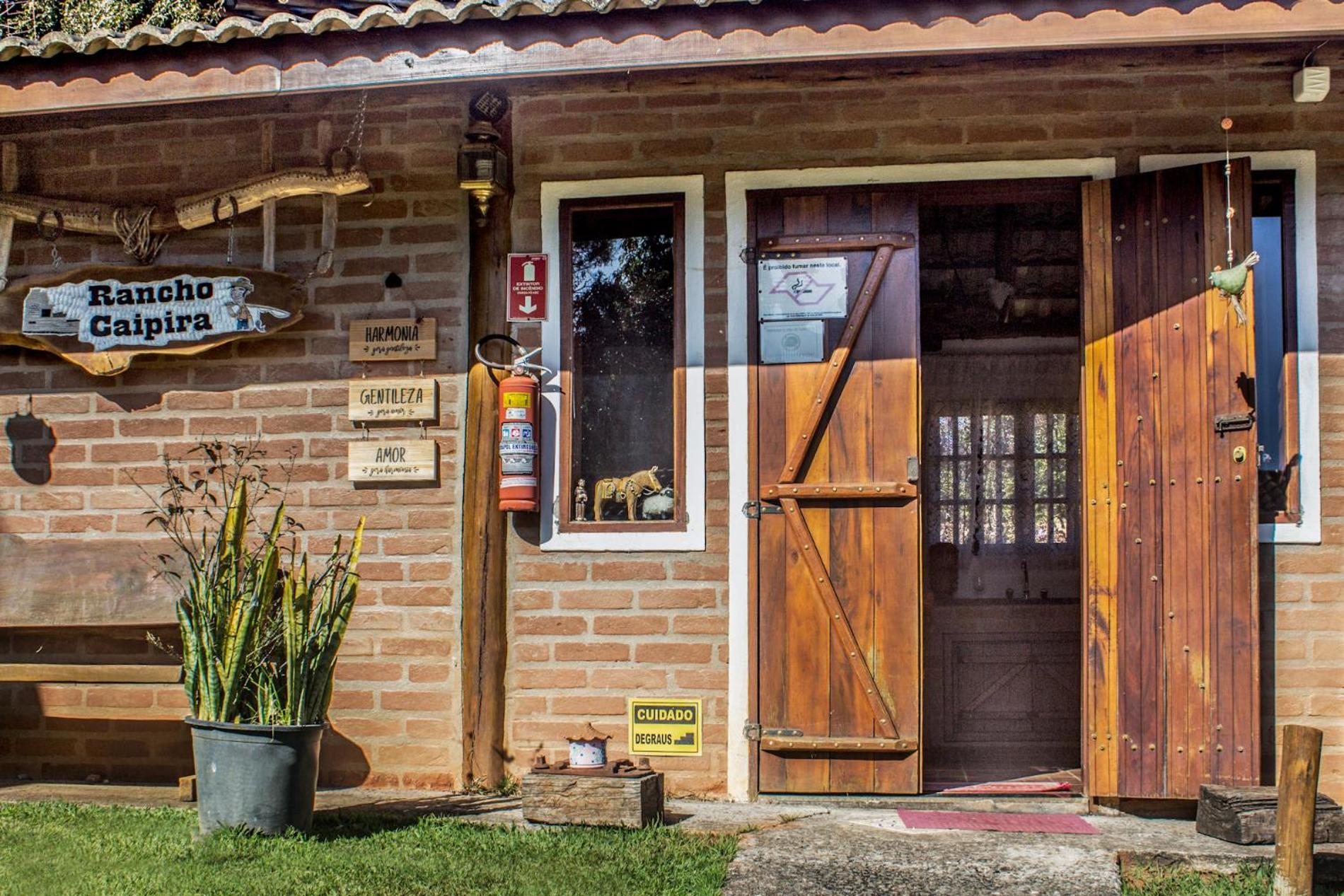 Pousada Chales Rancho Caipira