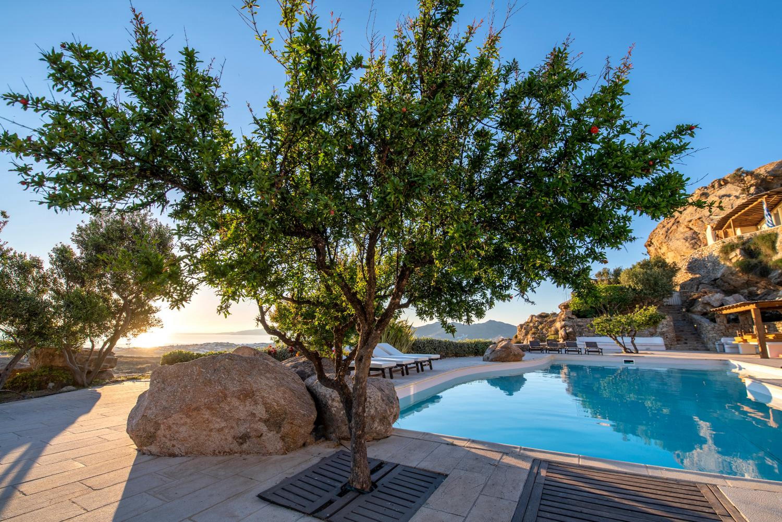 Hyperion Villa by LLB Mykonos