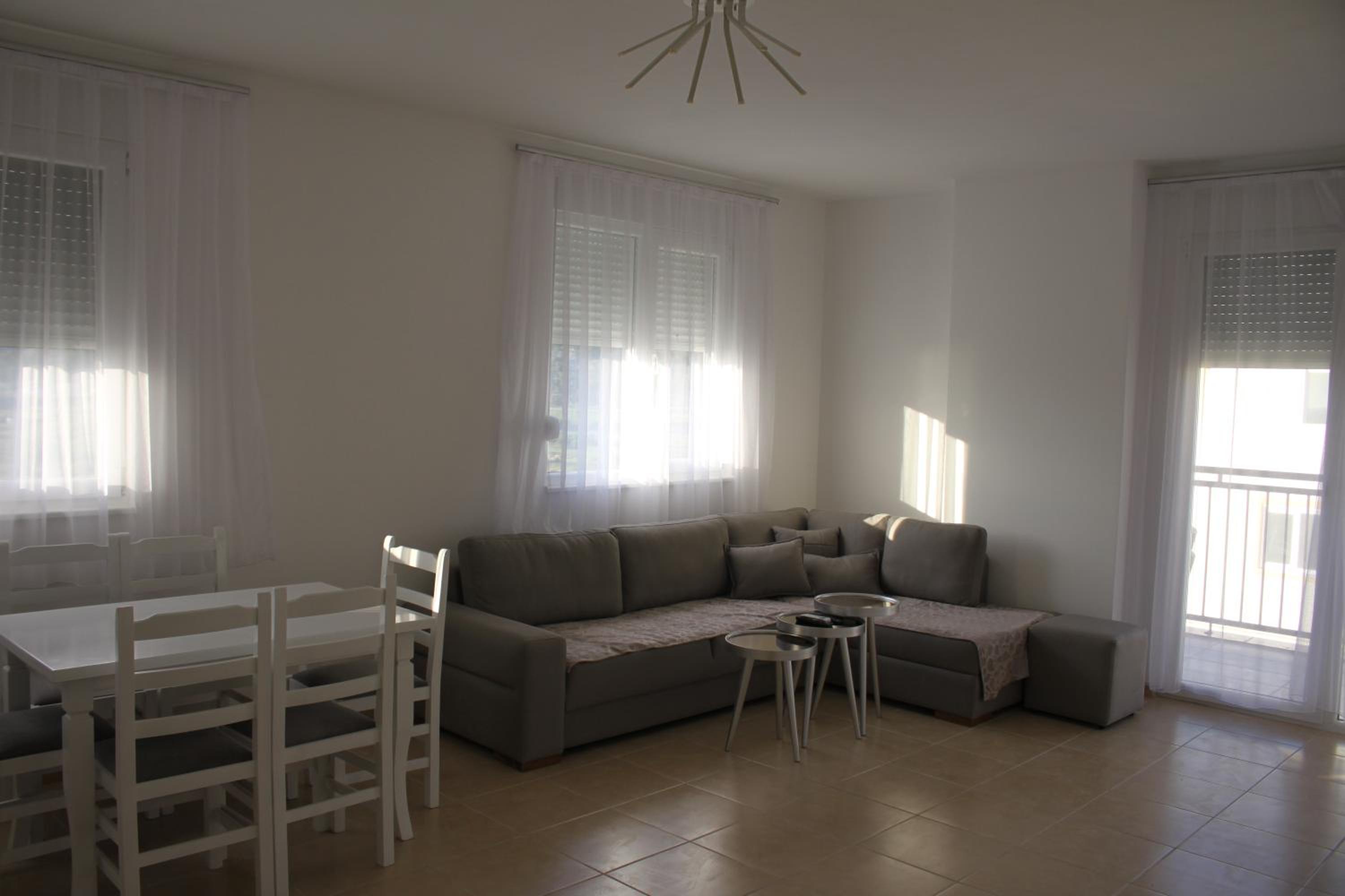 Everest Apartments Shengjin