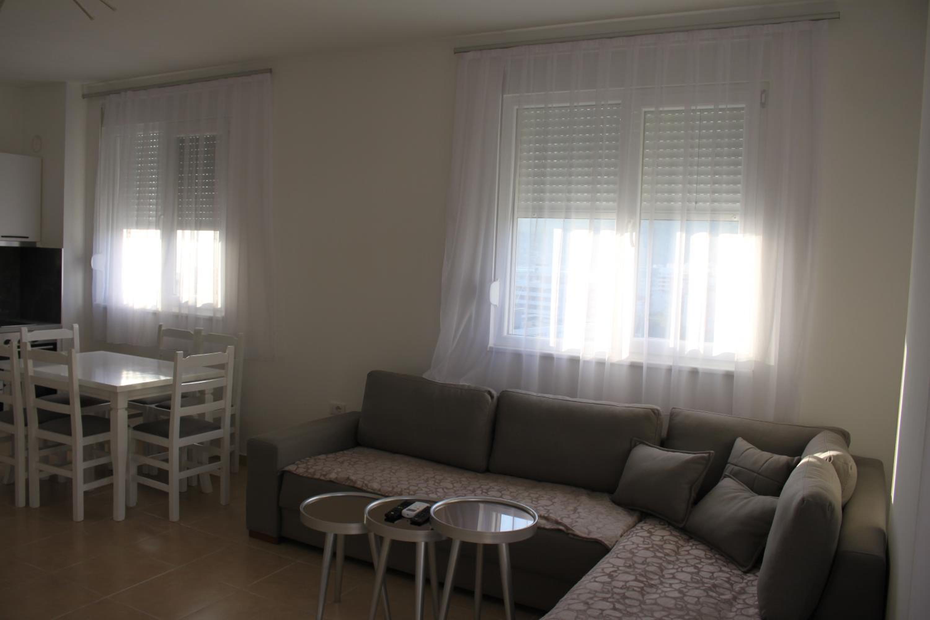 Everest Apartments Shengjin