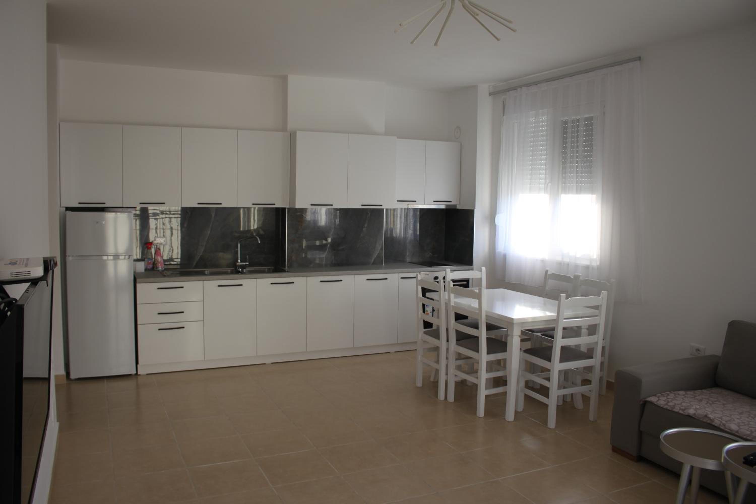 Everest Apartments Shengjin