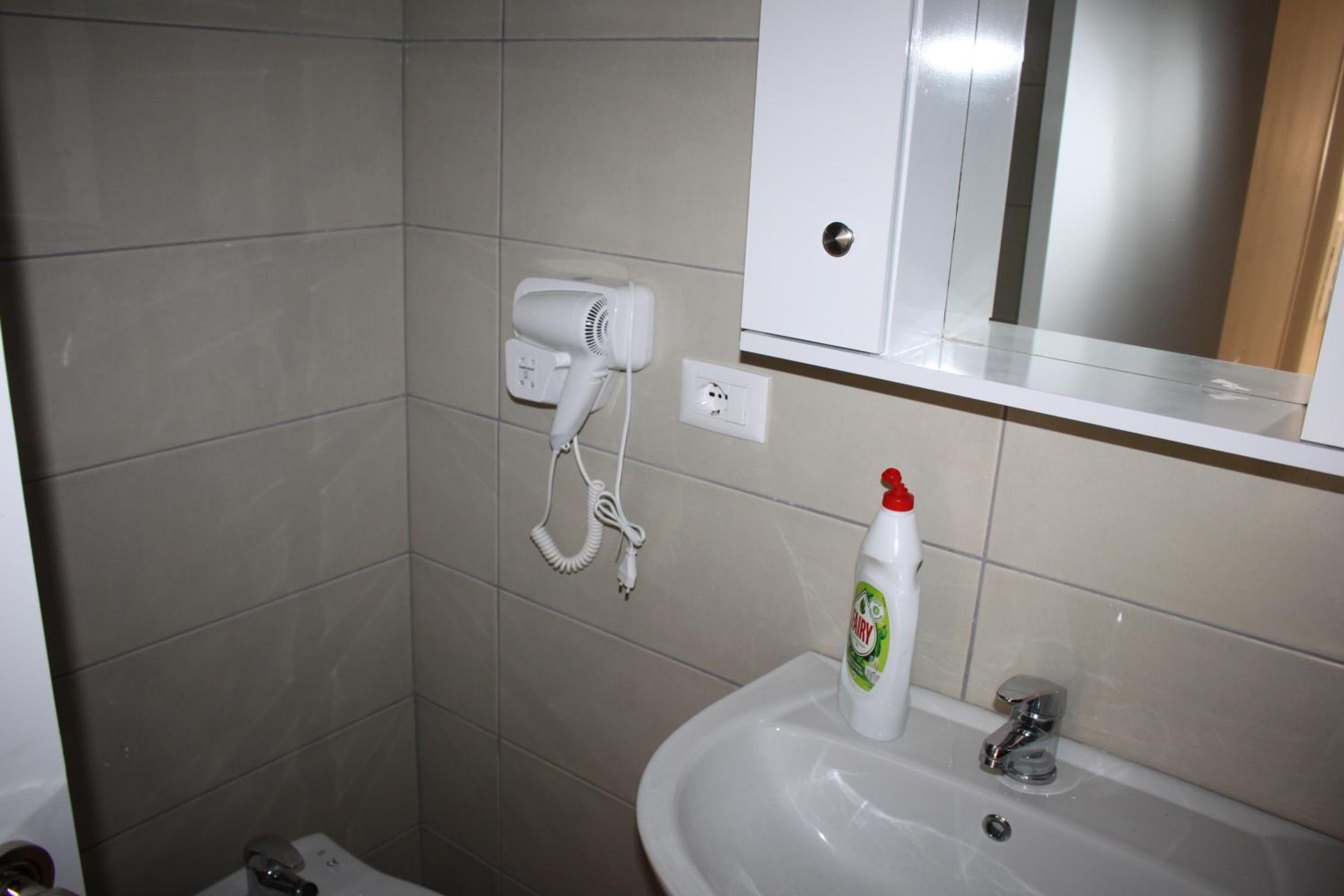 Everest Apartments Shengjin