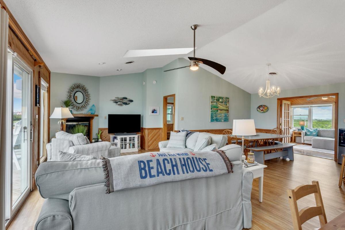 7077 Just Add Water 2 Min Walk to Beach view 3