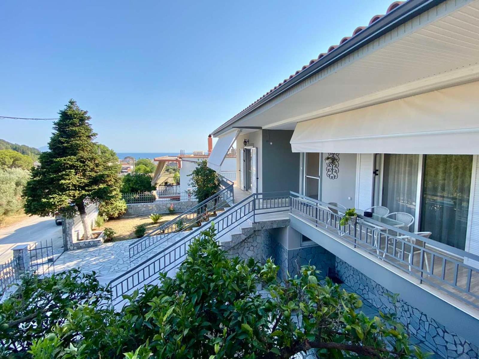 Villa Cleopatra view 5