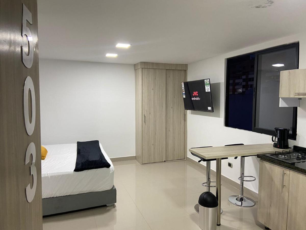 Aparta Suites 503 Granada Cali view 3