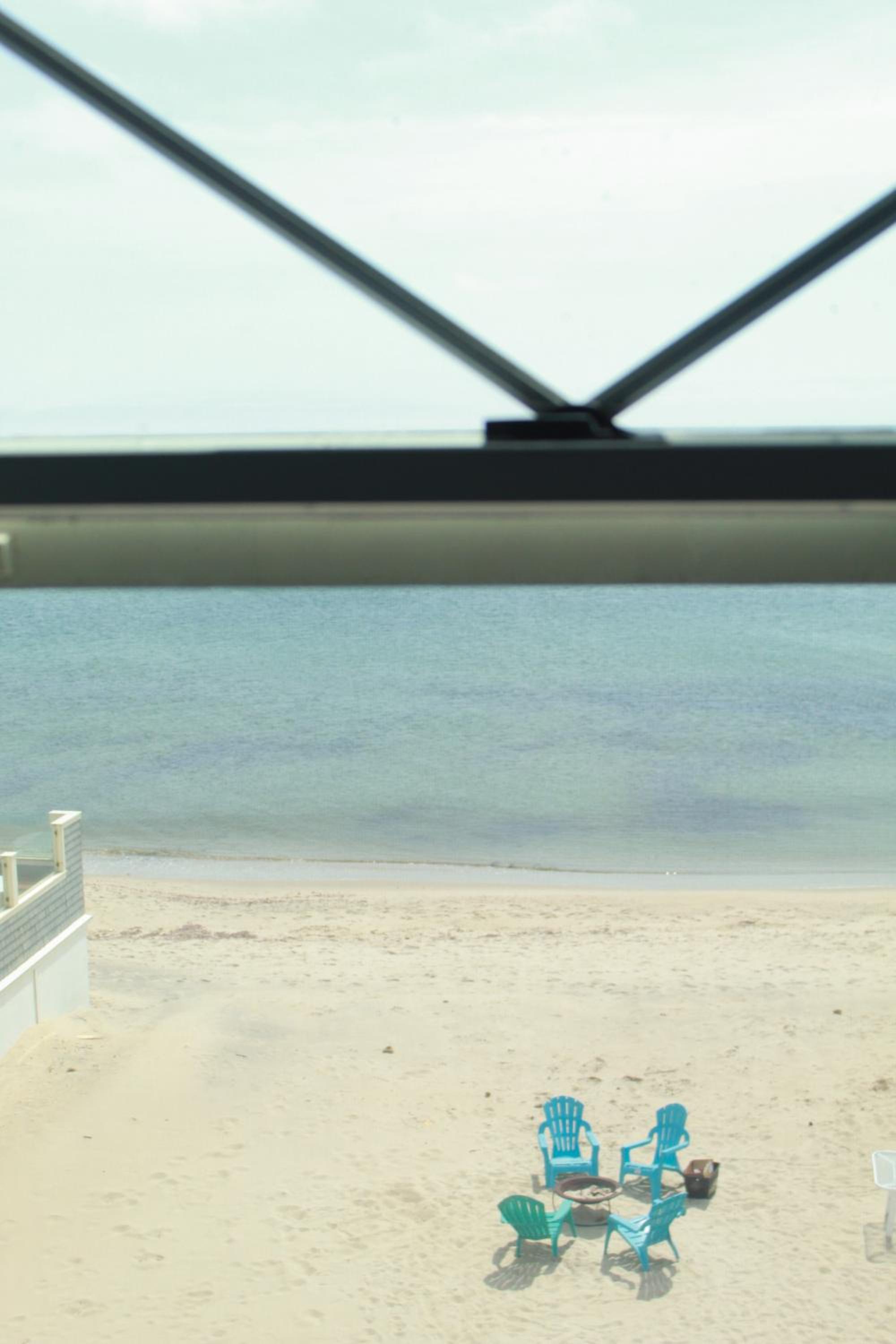 By The Sea Guests Bed & Breakfast and Suites