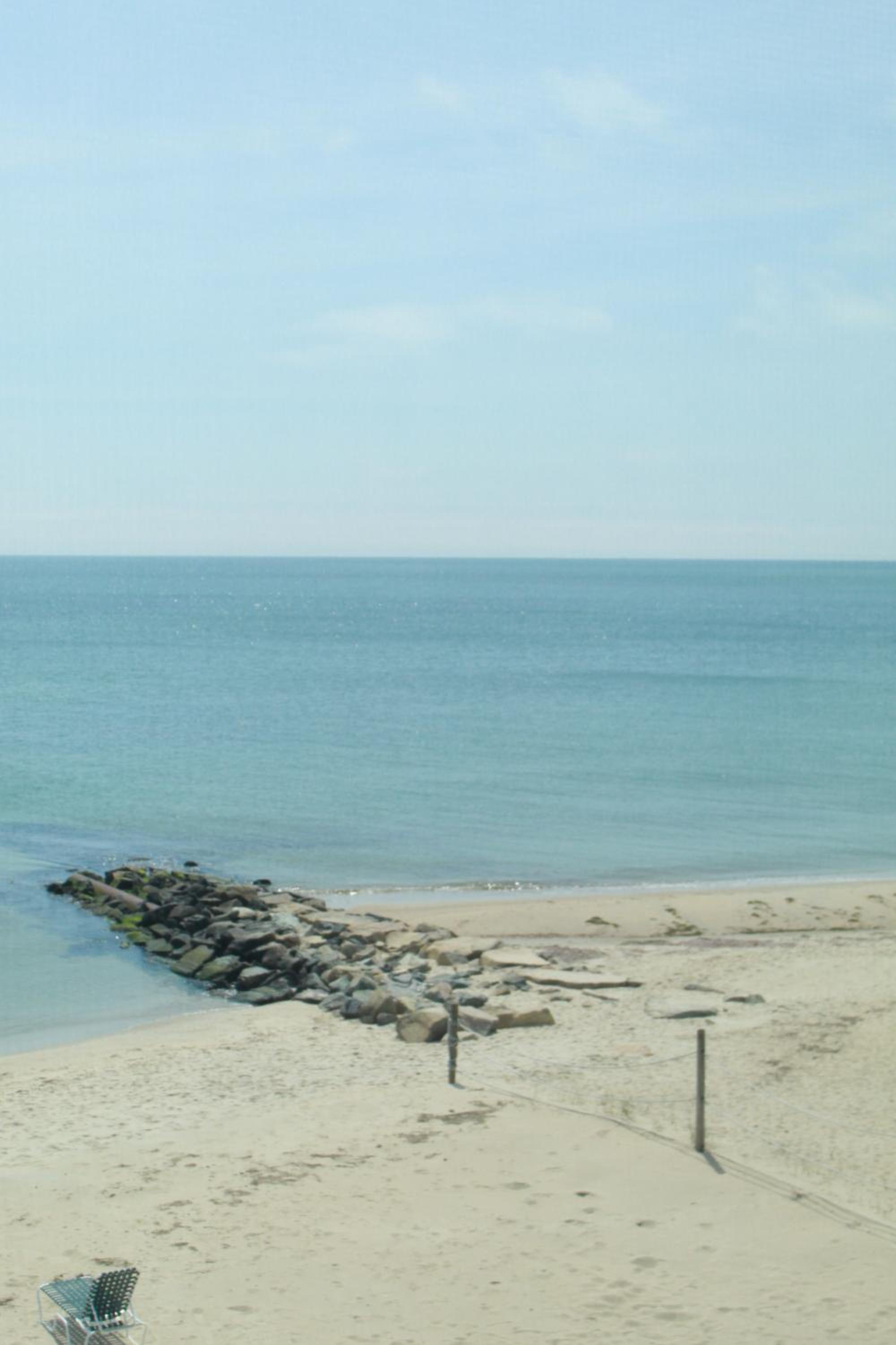 By The Sea Guests Bed & Breakfast and Suites