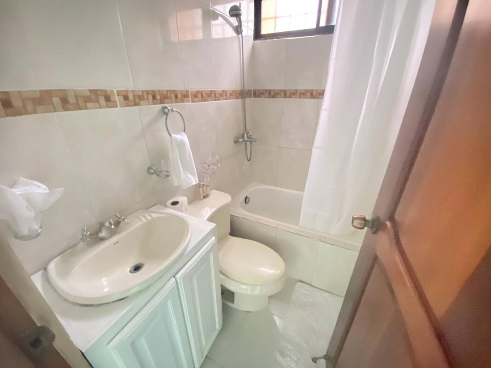 9DR 3-Bedroom Apartment Near Monumental Area