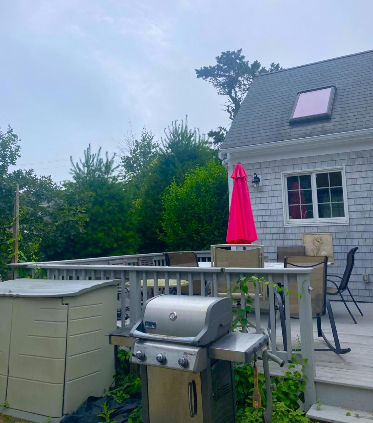 By The Sea Guests Bed & Breakfast and Suites