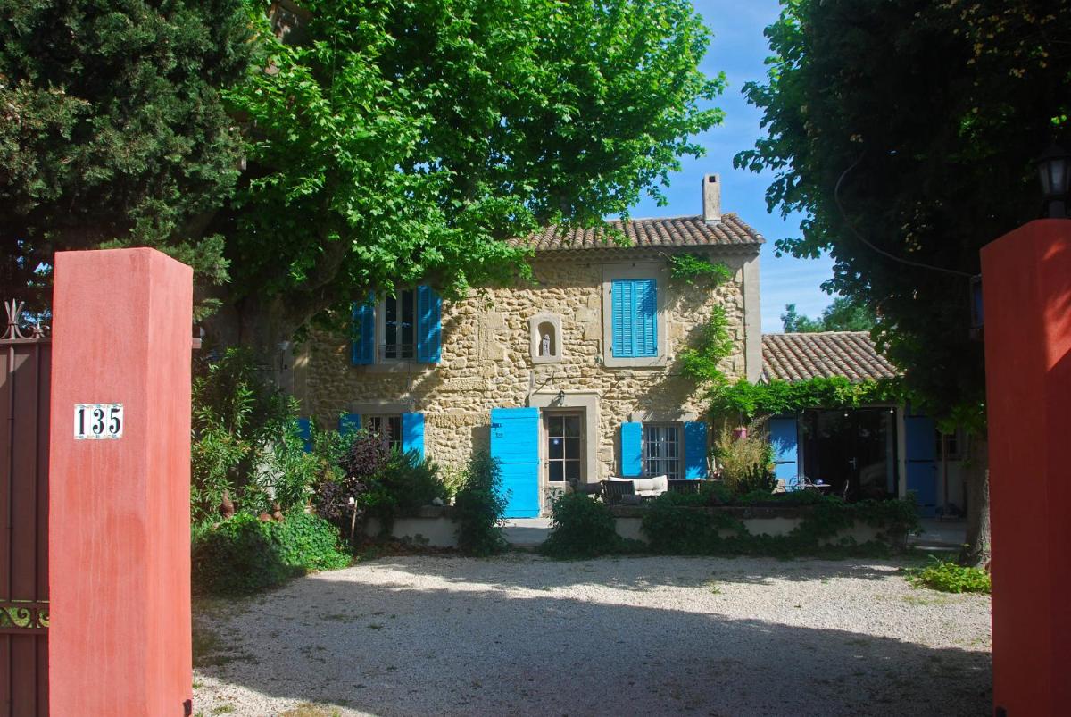 Les Volets Bleus Provence view 5