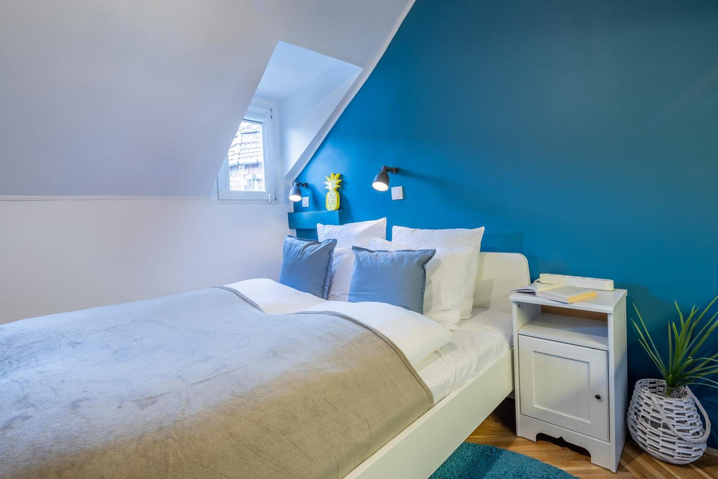 Quiet charming apartment near the center view 3