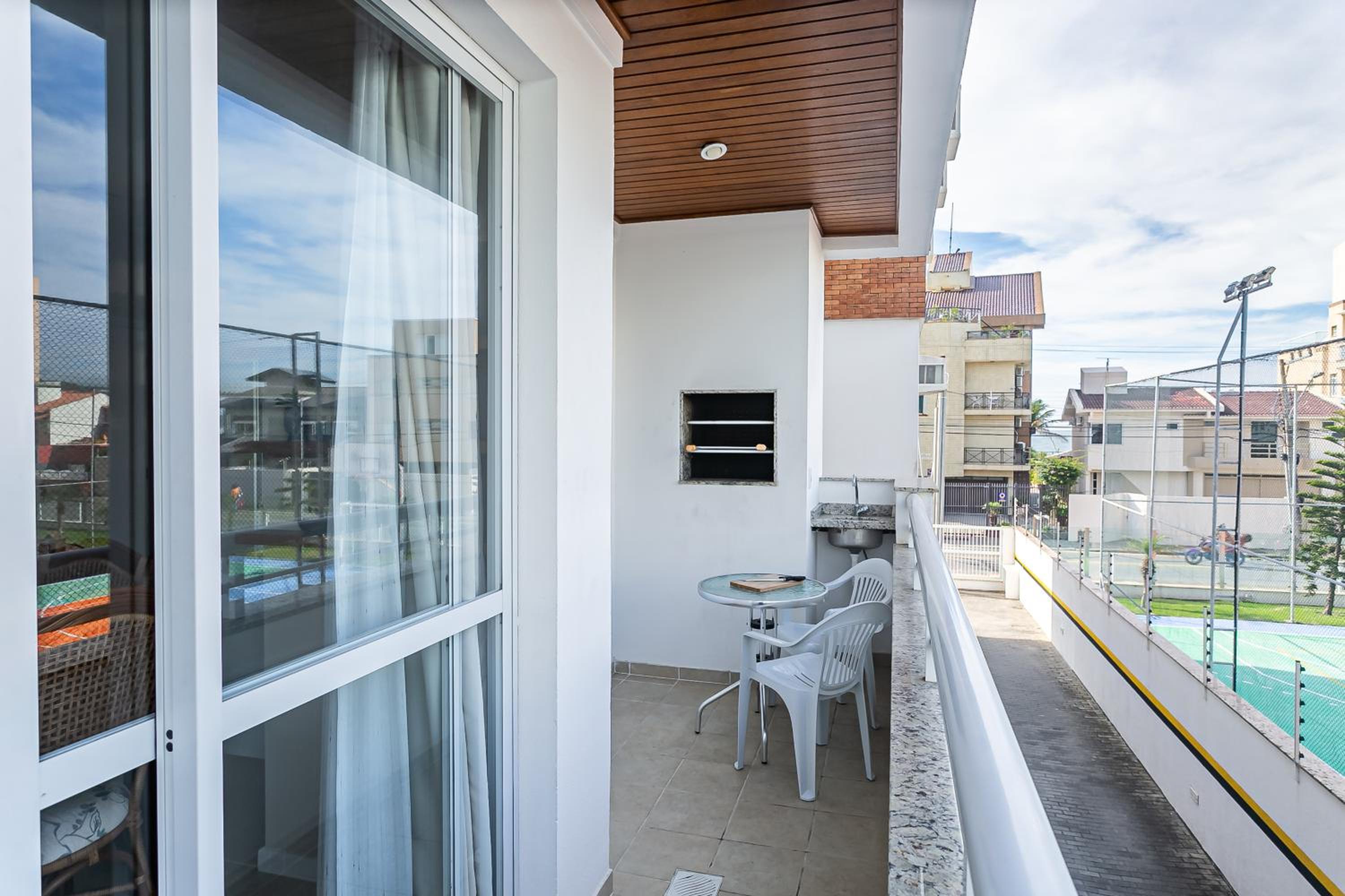 Cond frente mar com piscina - 2 Quartos - 2 BWC - Sacada com churrasqueira - Wi-fi 250MB - Portaria 24hs - 2 vagas de garagem view 2
