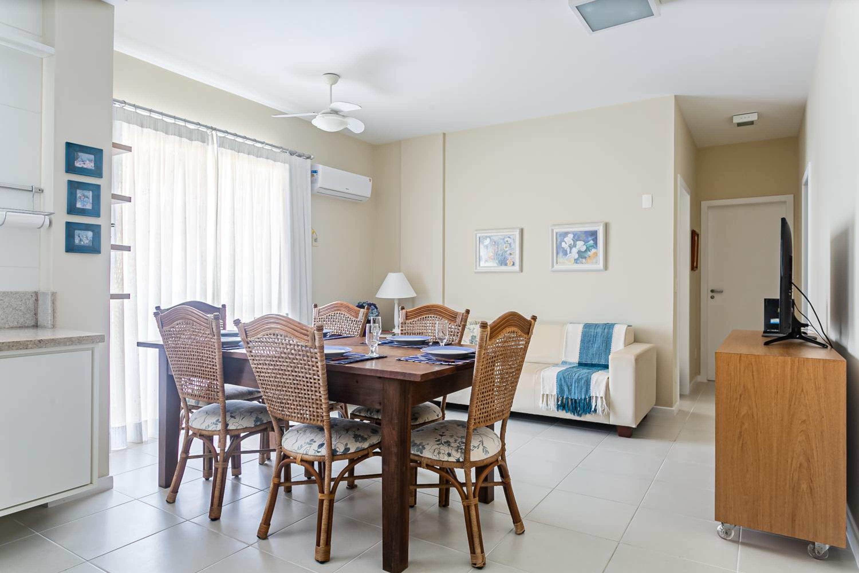 Cond frente mar com piscina - 2 Quartos - 2 BWC - Sacada com churrasqueira - Wi-fi 250MB - Portaria 24hs - 2 vagas de garagem view 4