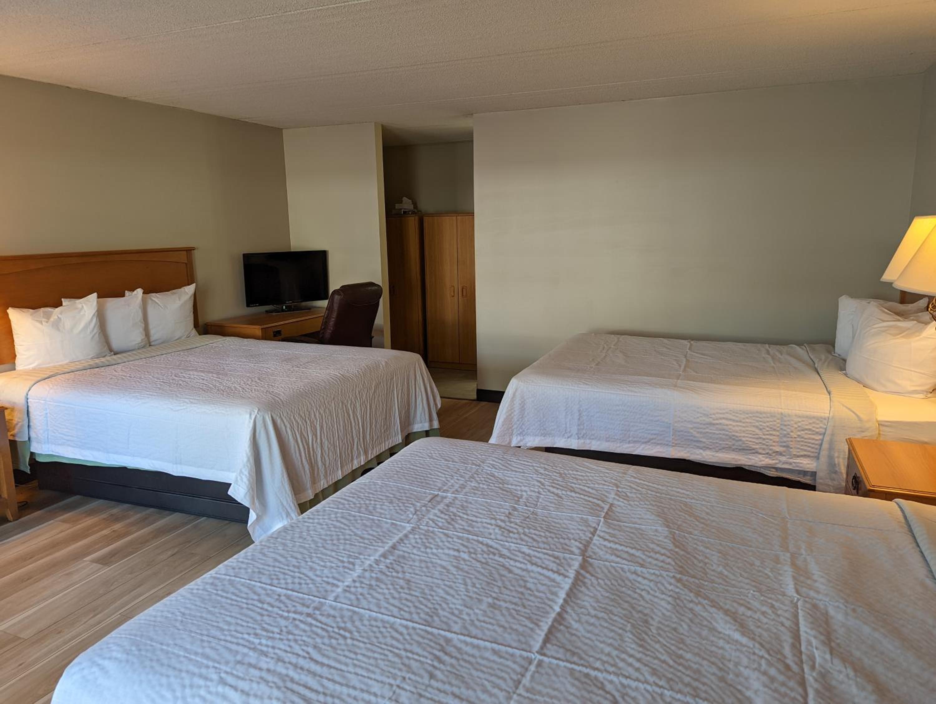 Days Inn by Wyndham Birch Run