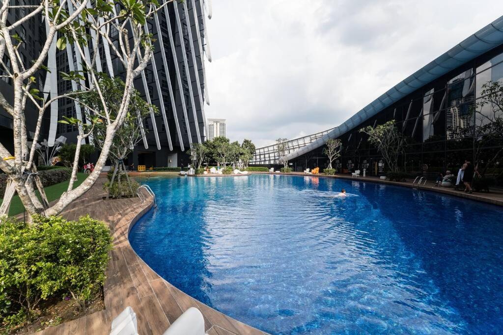 Arte Mont Kiara Duplex 4 pax Jacuzzi