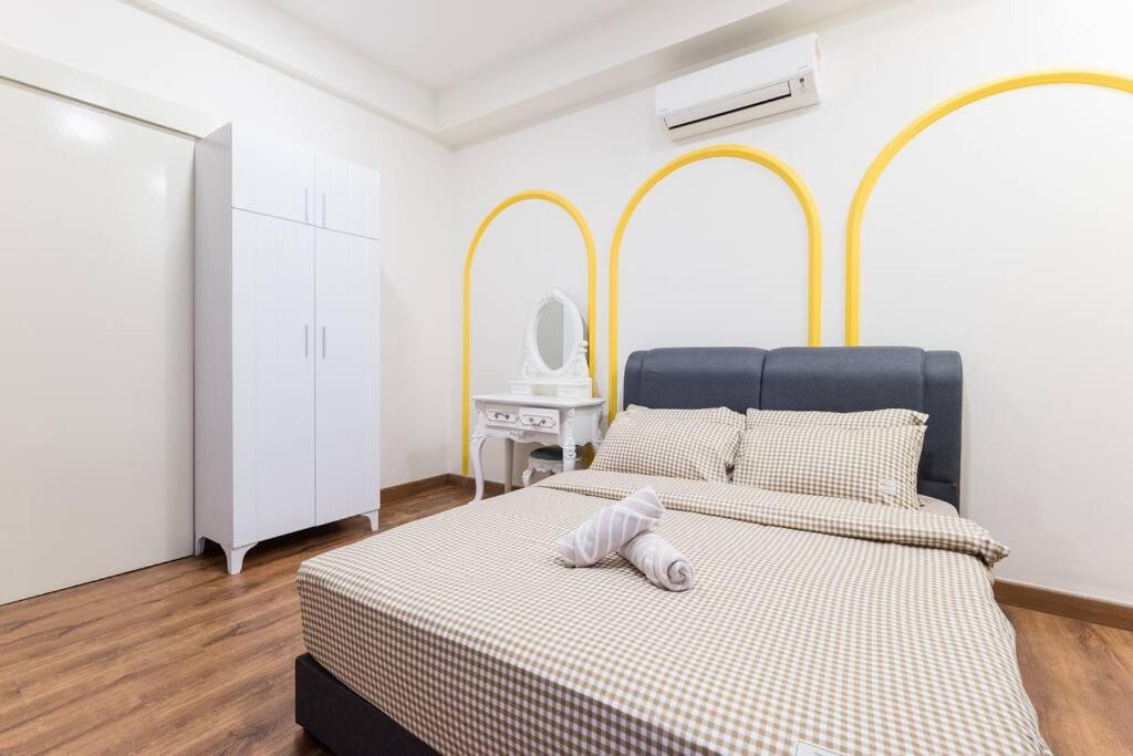 Arte Mont Kiara Duplex 4 pax Jacuzzi