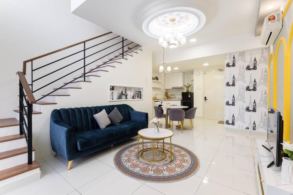 Arte Mont Kiara Duplex 4 pax Jacuzzi