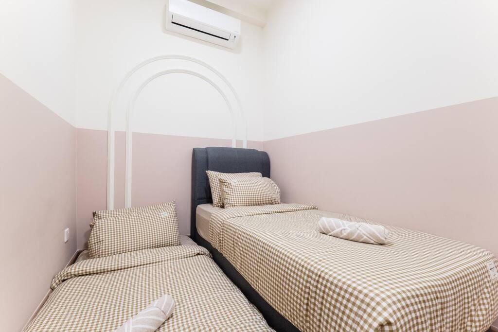 Arte Mont Kiara Duplex 4 pax Jacuzzi