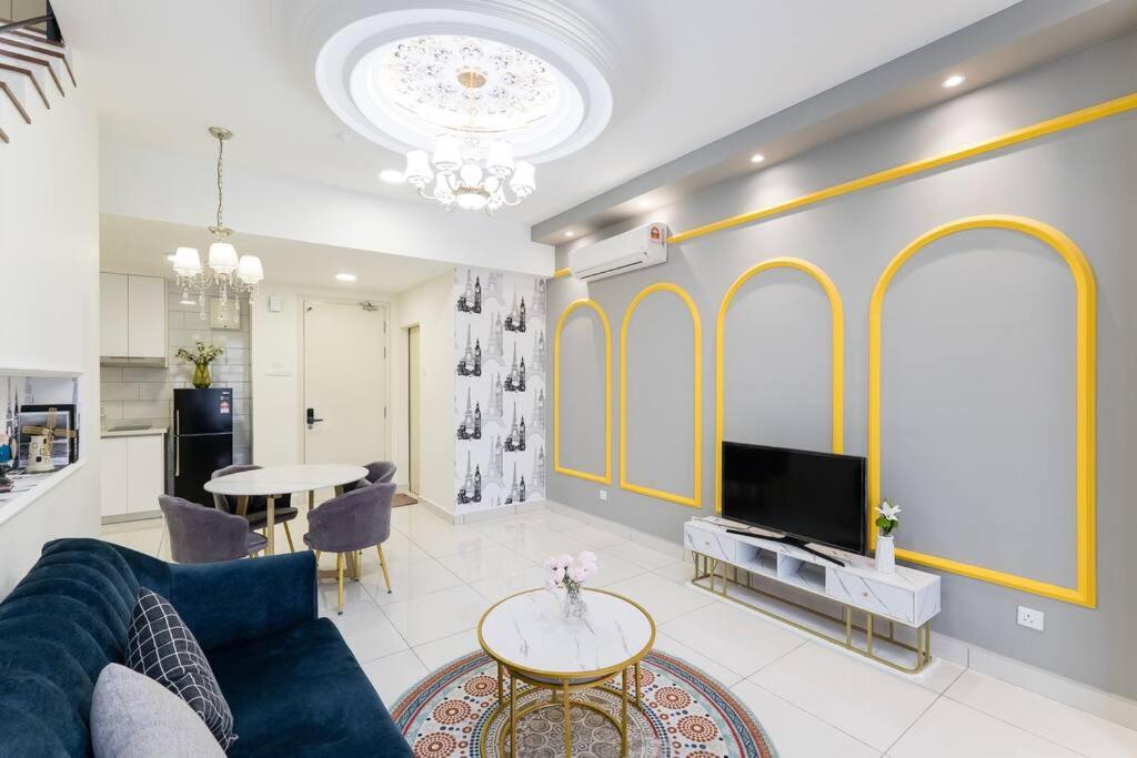 Arte Mont Kiara Duplex 4 pax Jacuzzi