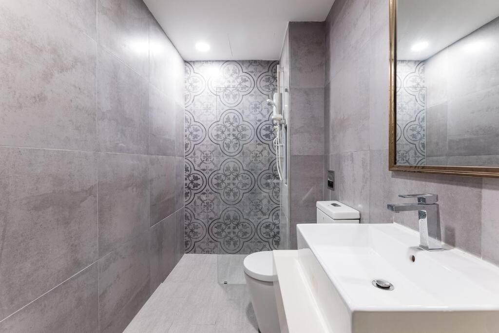 Arte Mont Kiara Duplex 4 pax Jacuzzi