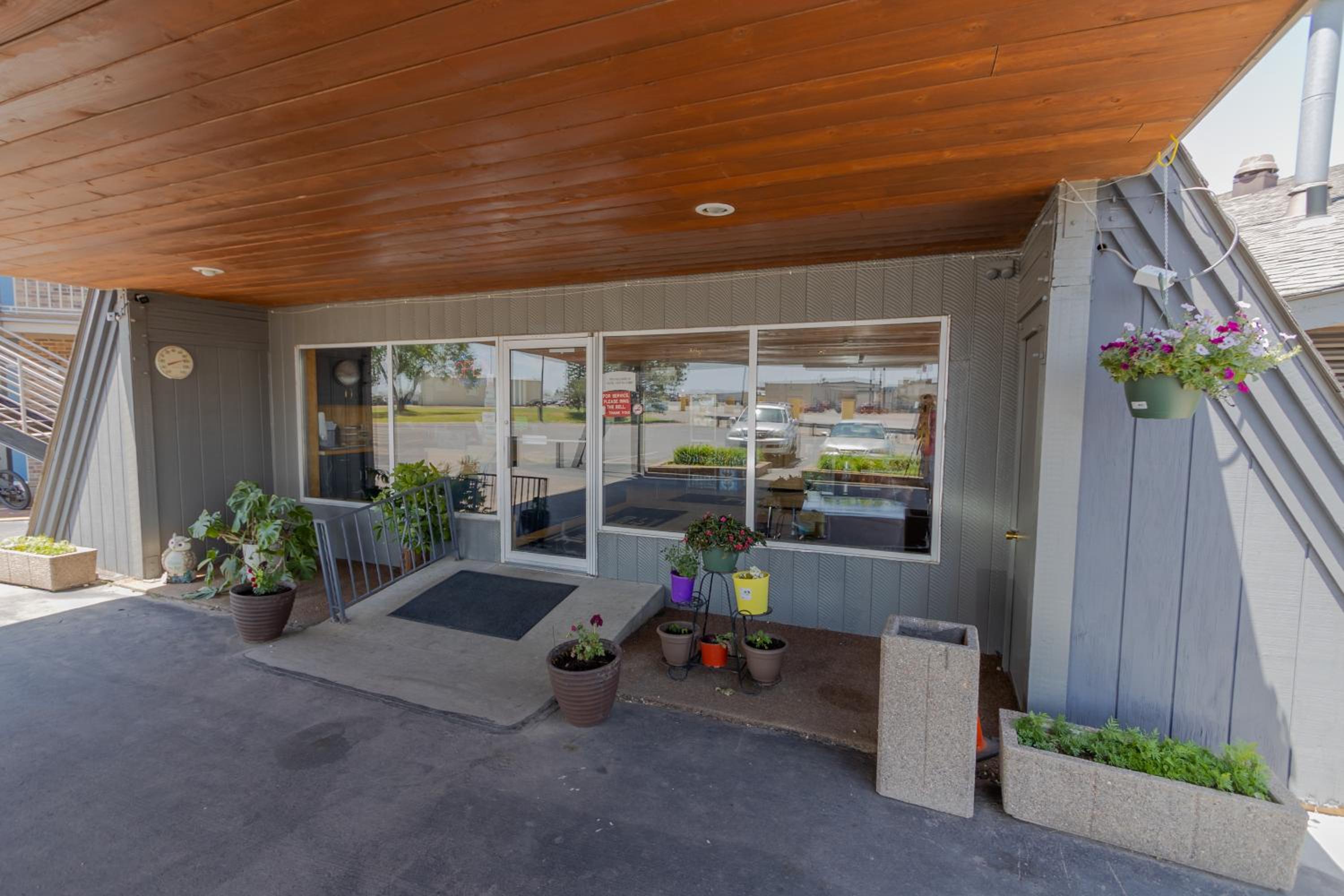 Thunderbird Lodge
