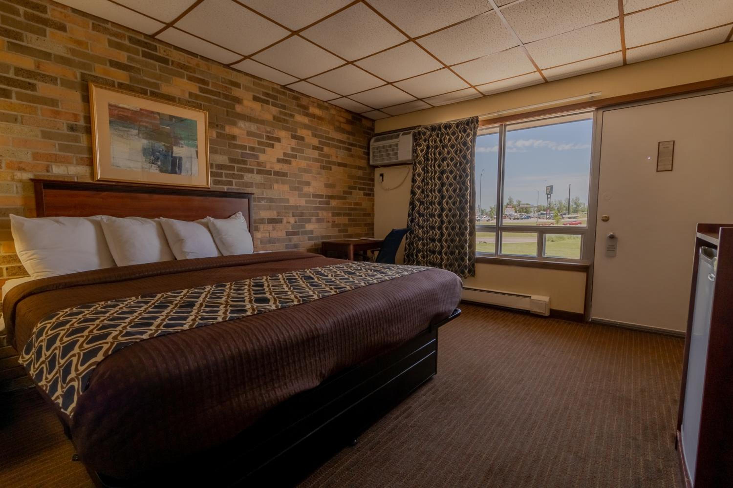 Thunderbird Lodge