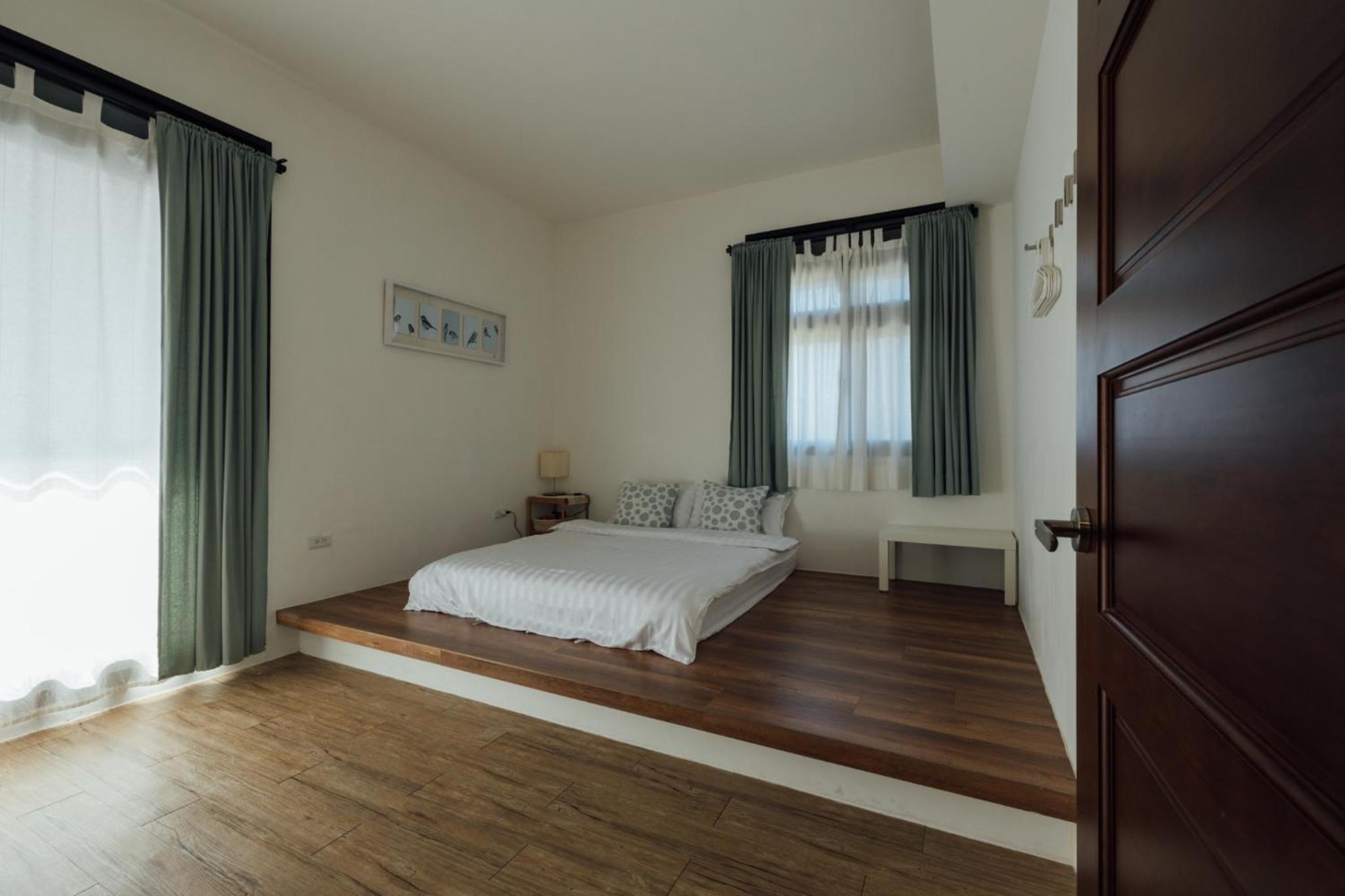 5963 Turn Right B&B view 2