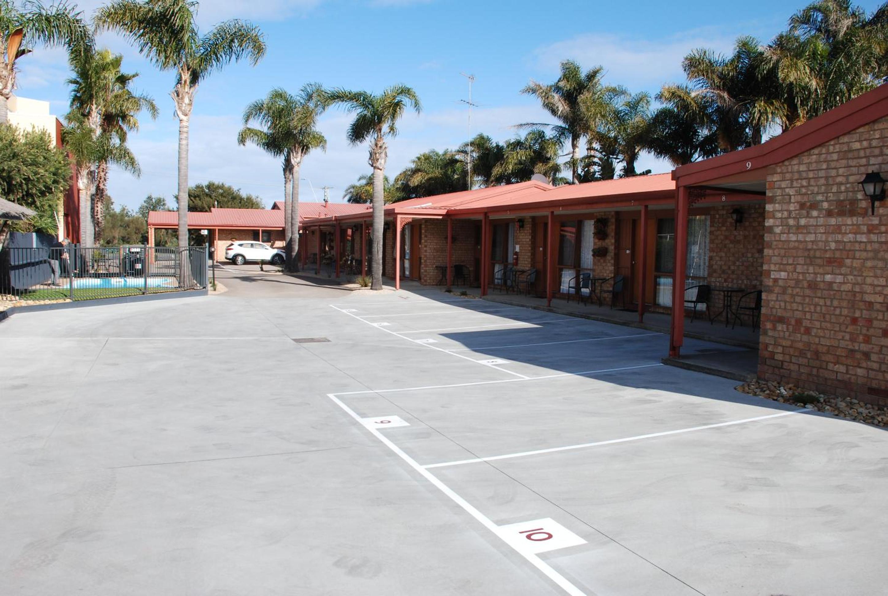 Cunningham Shore Motel