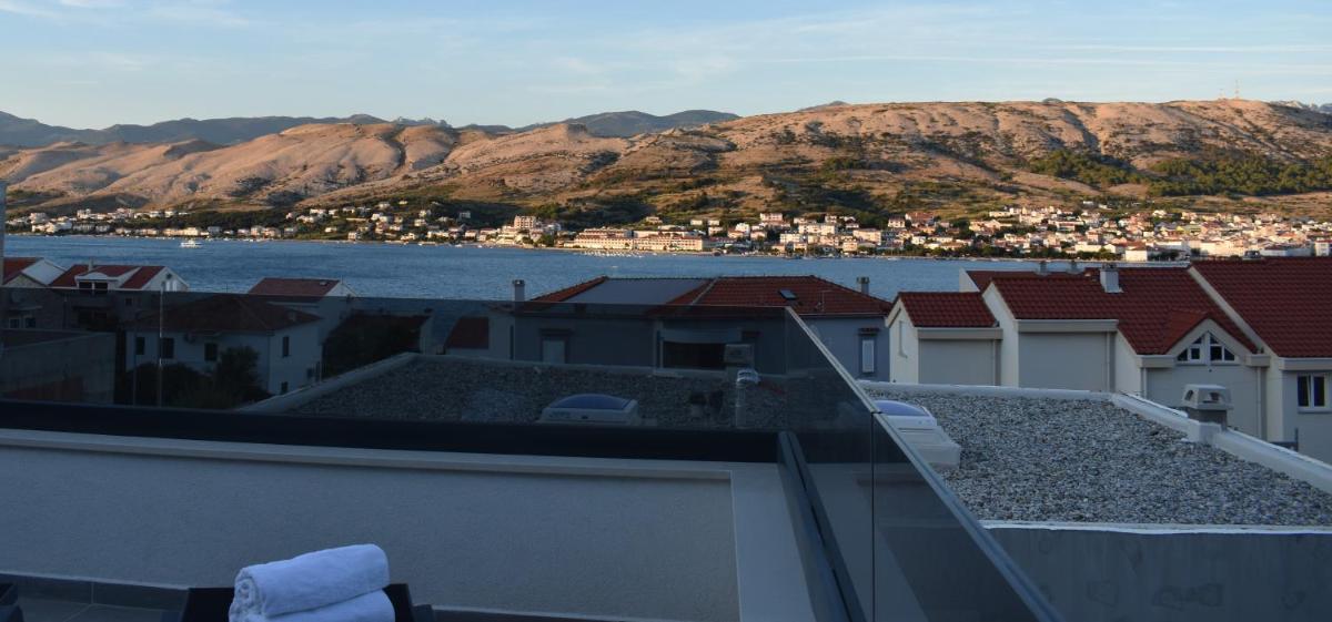 Photo 105