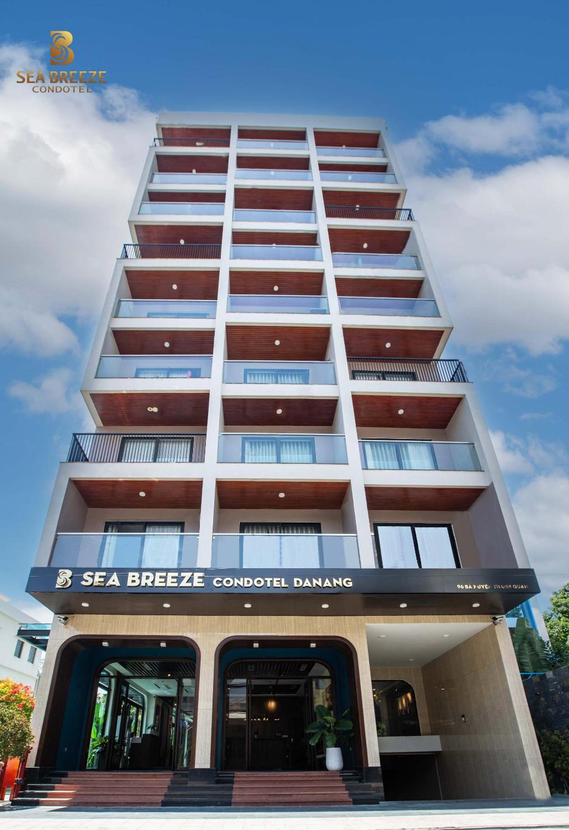 Sea Breeze Condotel Danang view 4