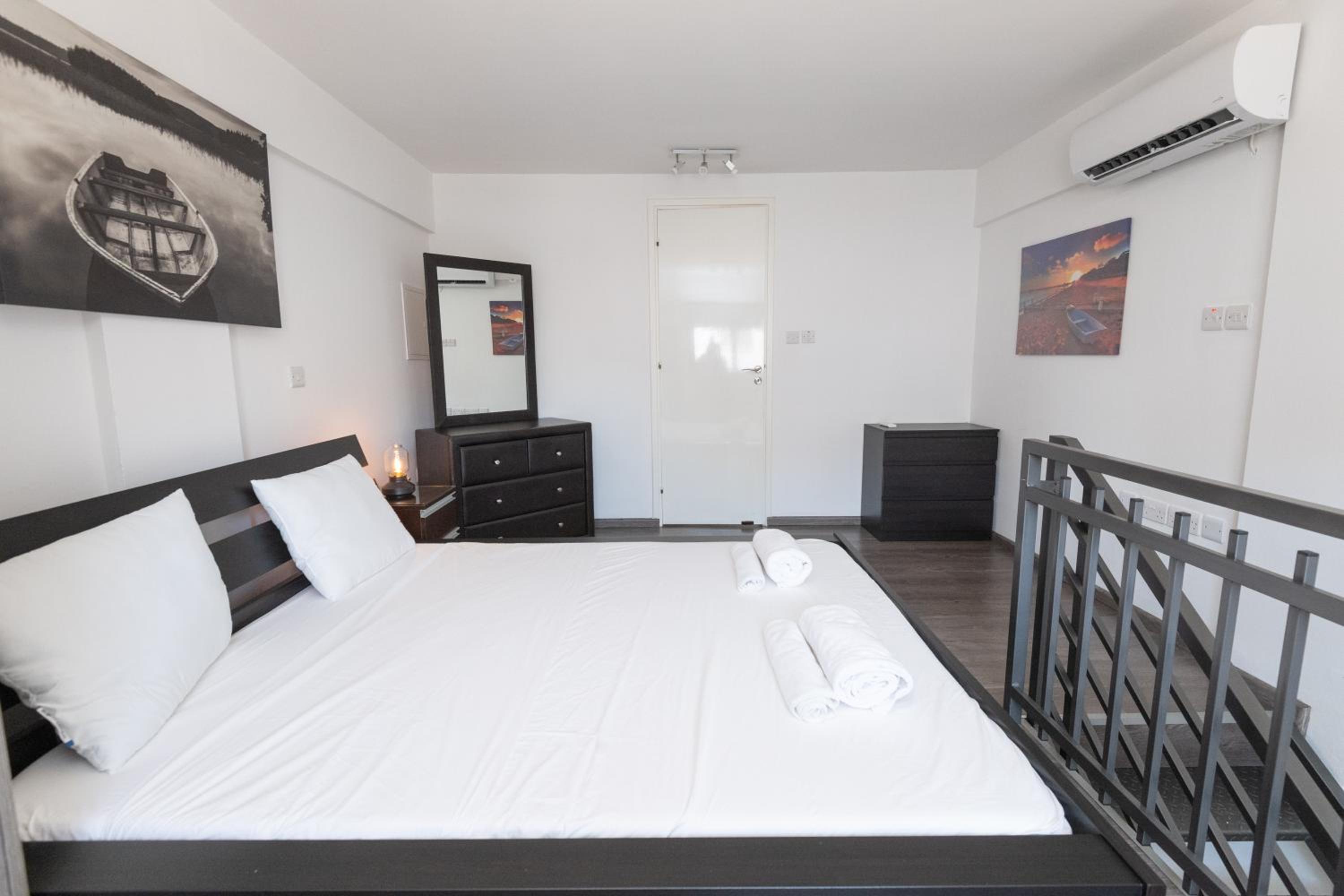 Napa Centrale Suites