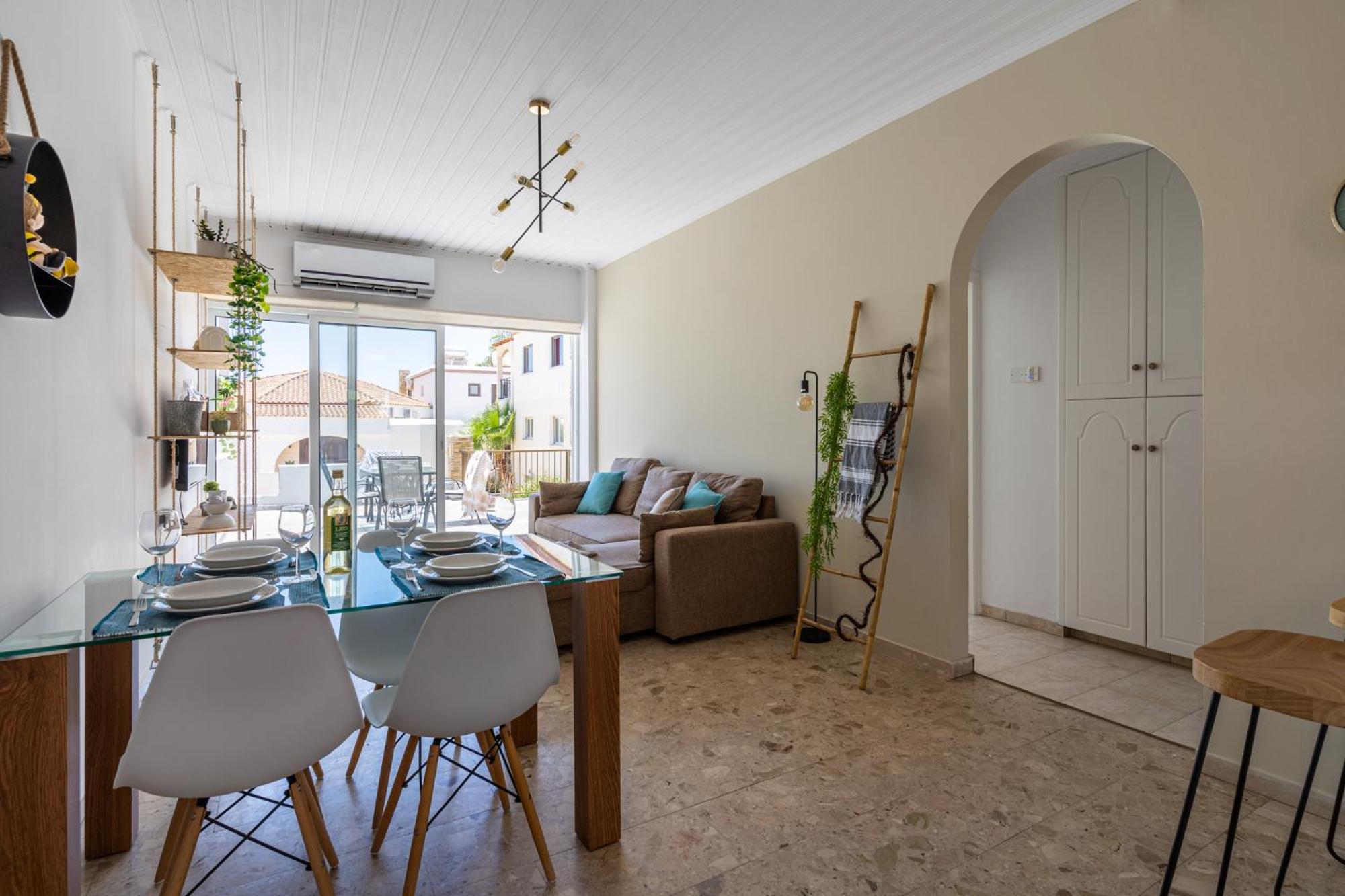 Keylana's 2-BR Apt in Pyla