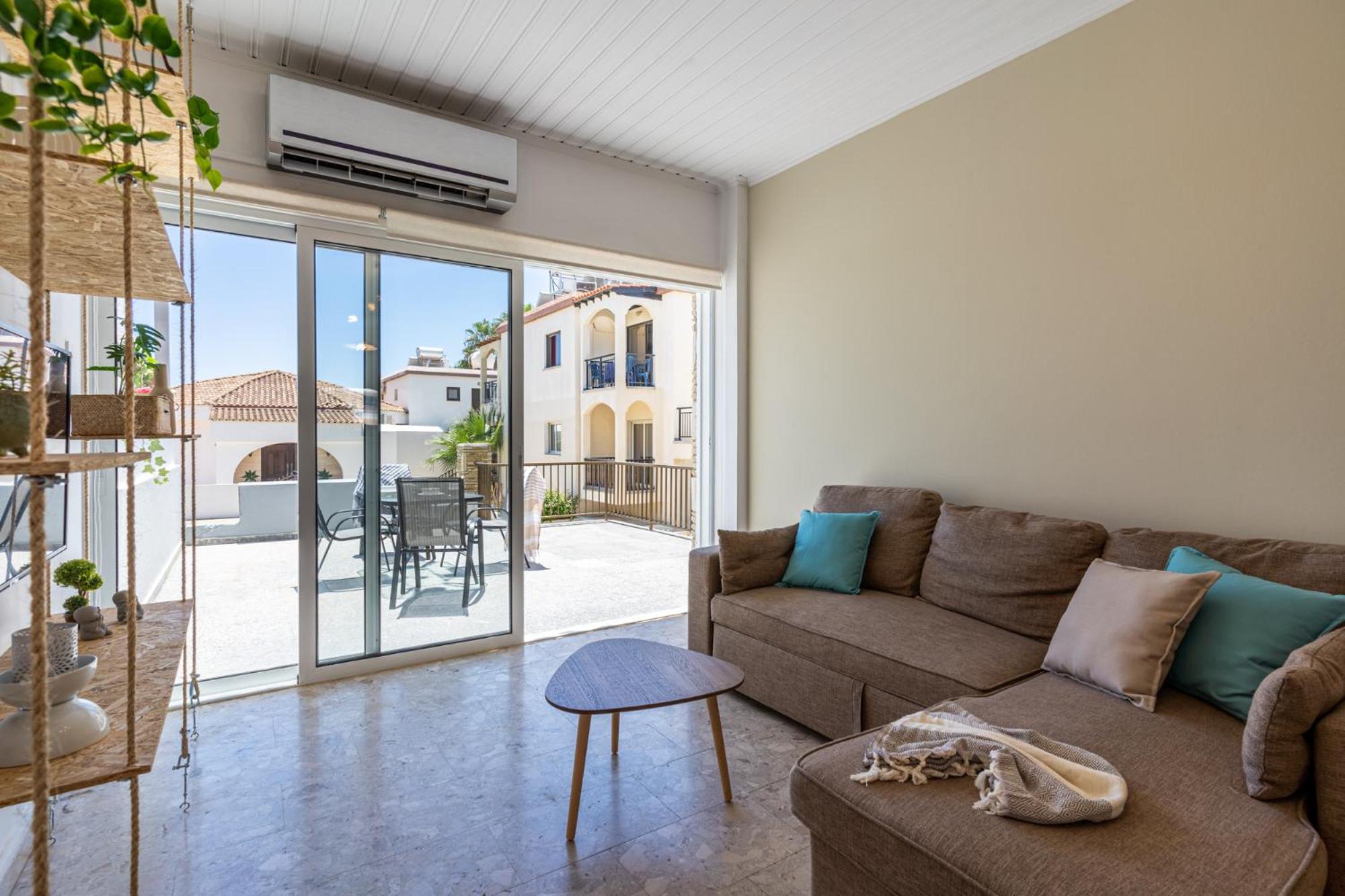 Keylana's 2-BR Apt in Pyla
