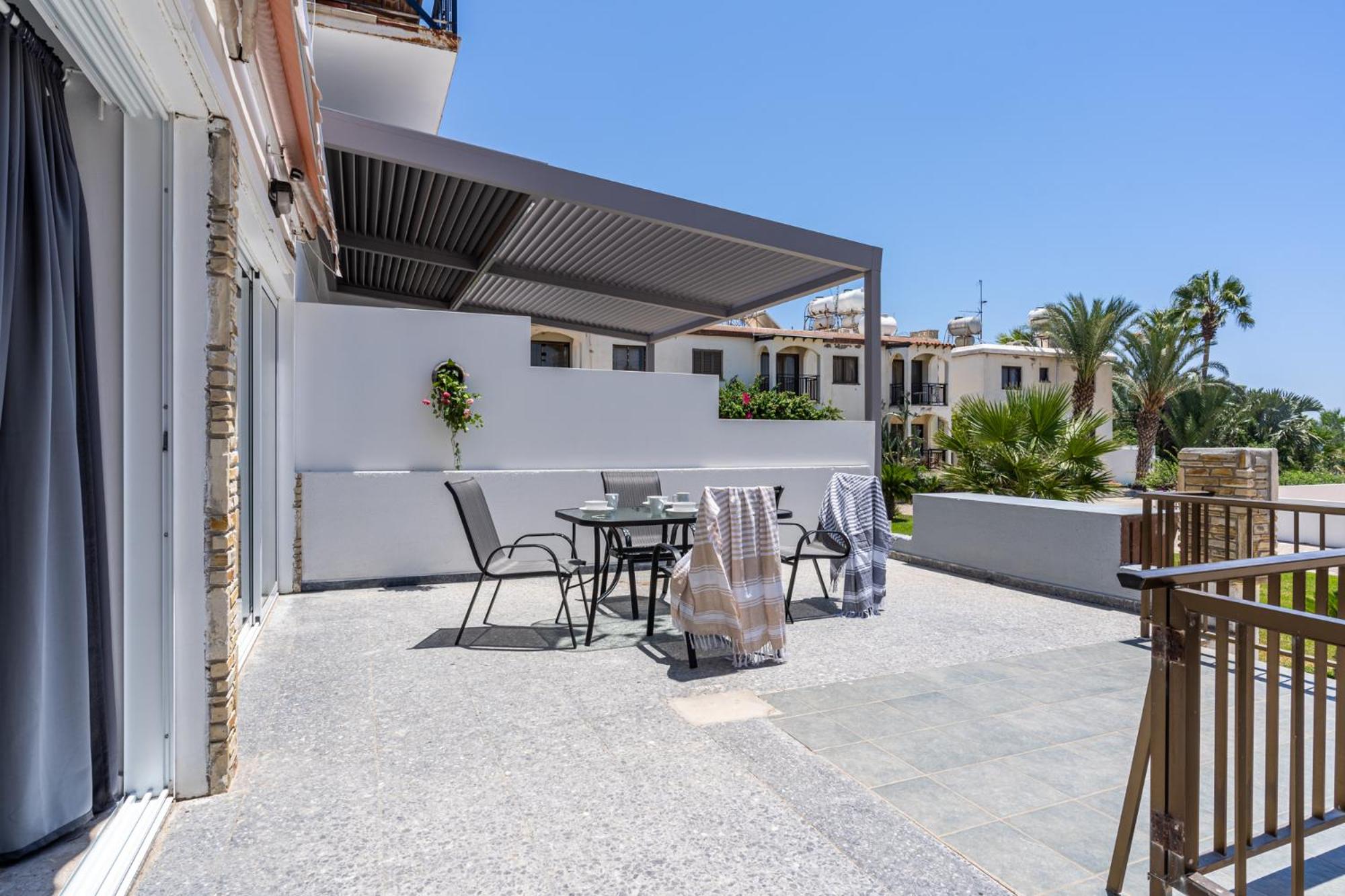Keylana's 2-BR Apt in Pyla