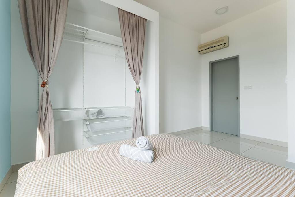 TR Residence Lovely 3 BR unit 6pax next to Titiwangsa LRT