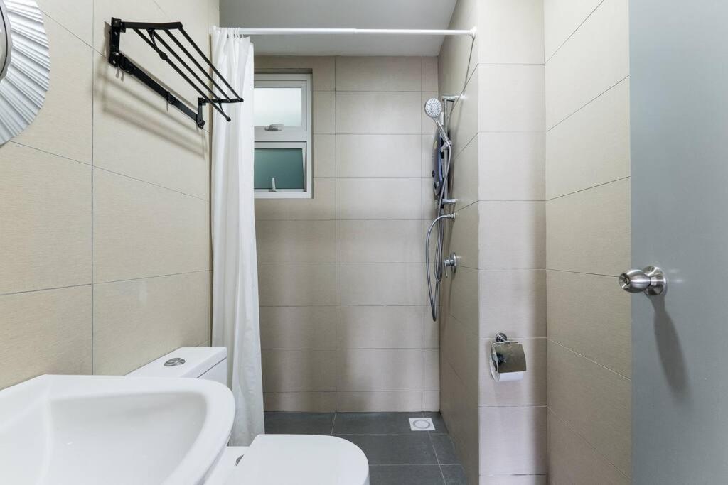 TR Residence Lovely 3 BR unit 6pax next to Titiwangsa LRT