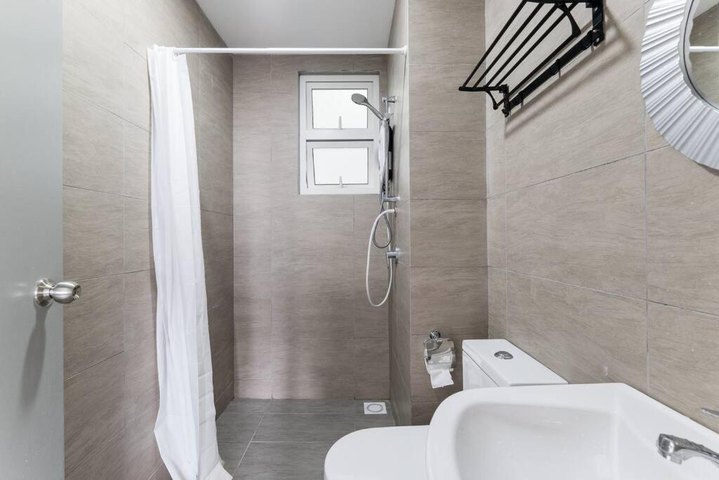 TR Residence Lovely 3 BR unit 6pax next to Titiwangsa LRT