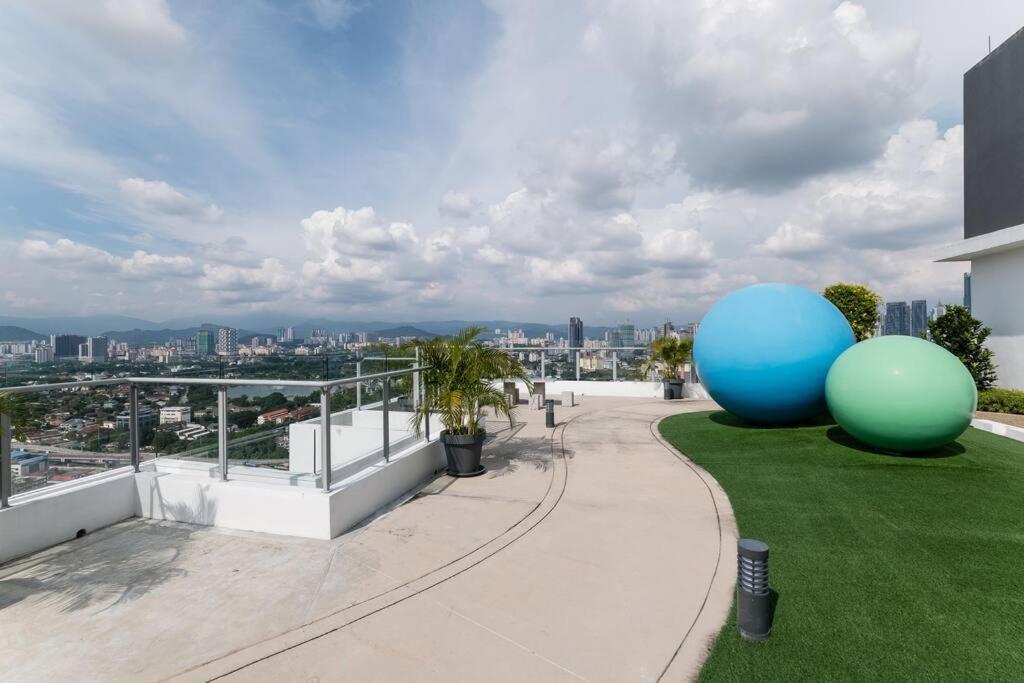 TR Residence Lovely 3 BR unit 6pax next to Titiwangsa LRT