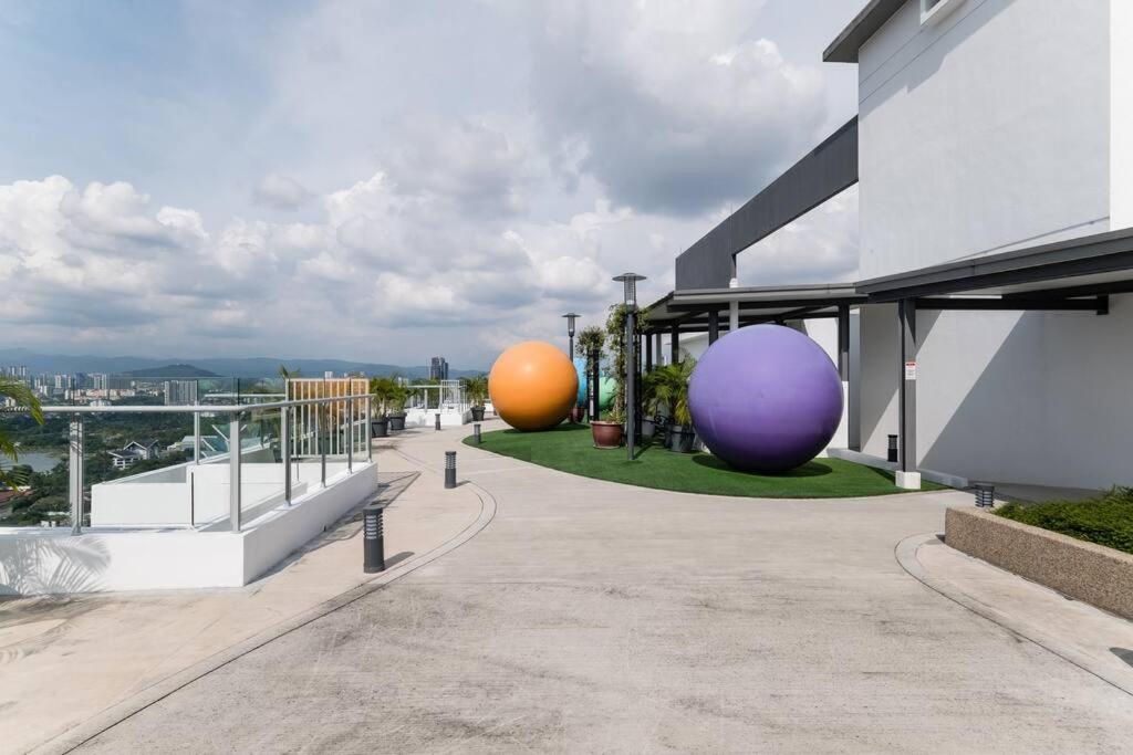 TR Residence Lovely 3 BR unit 6pax next to Titiwangsa LRT