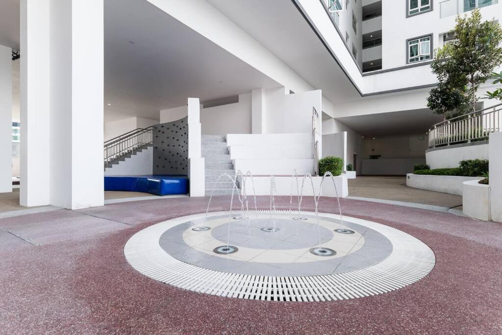 TR Residence Lovely 3 BR unit 6pax next to Titiwangsa LRT